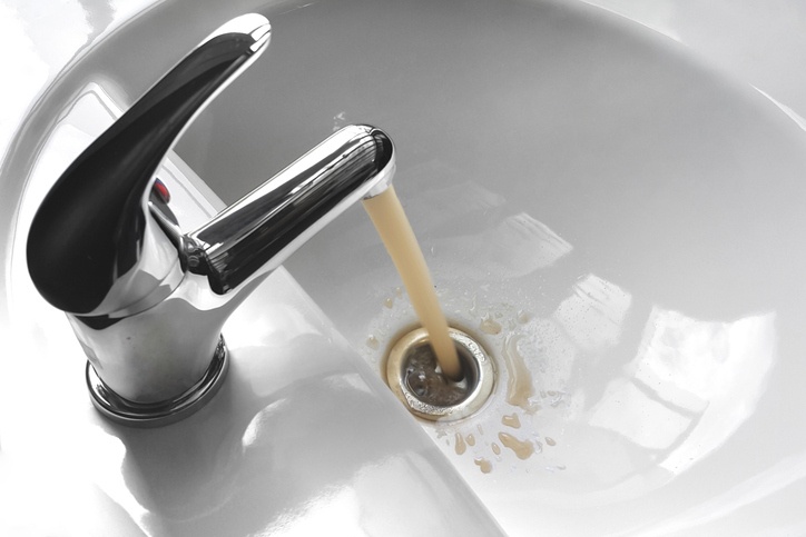 8 formas de purificar el agua para beber en situaciones
