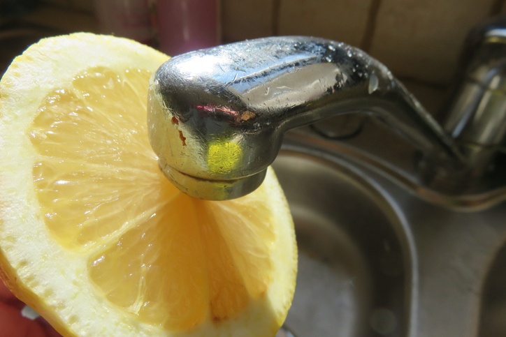20 trucos de limpieza con limón para cada habitación de