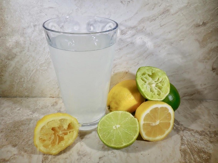 Cómo hacer una bebida energética hidratante con electrolitos